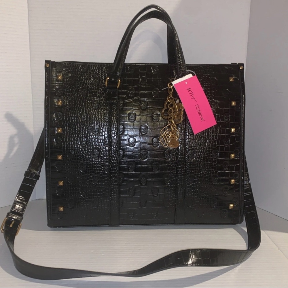 Betsey Johnson Large Skull Embossed Croc XOMATTIE Tote Bag Black NEW